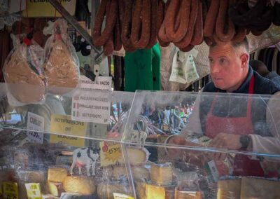 Mallorca: Marktstand mit lebendem Beflügel